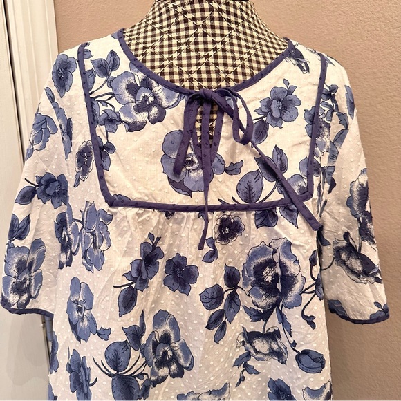 EUC Lane Bryant Blue Floral Top - Picture 4 of 6